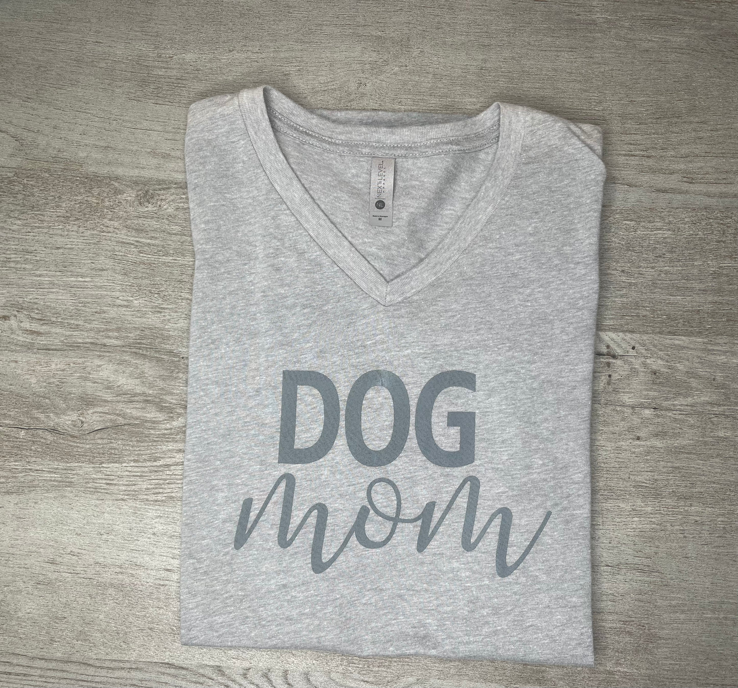 Dog Mom T-Shirt {Regular & Plus}