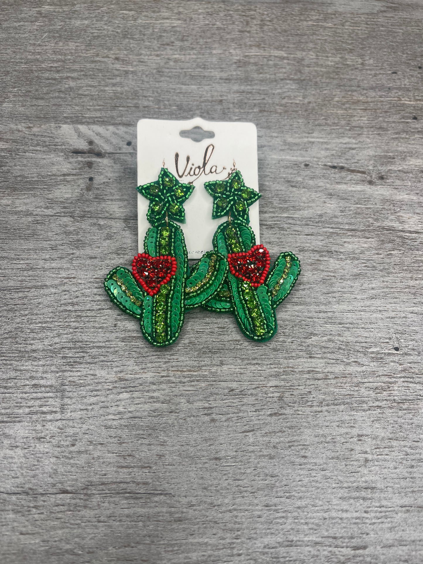 Take A Closer Look Earrings❤️