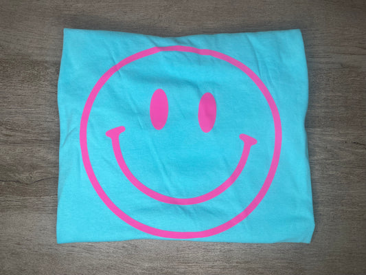 Smiley T-Shirt {Regular & Plus}