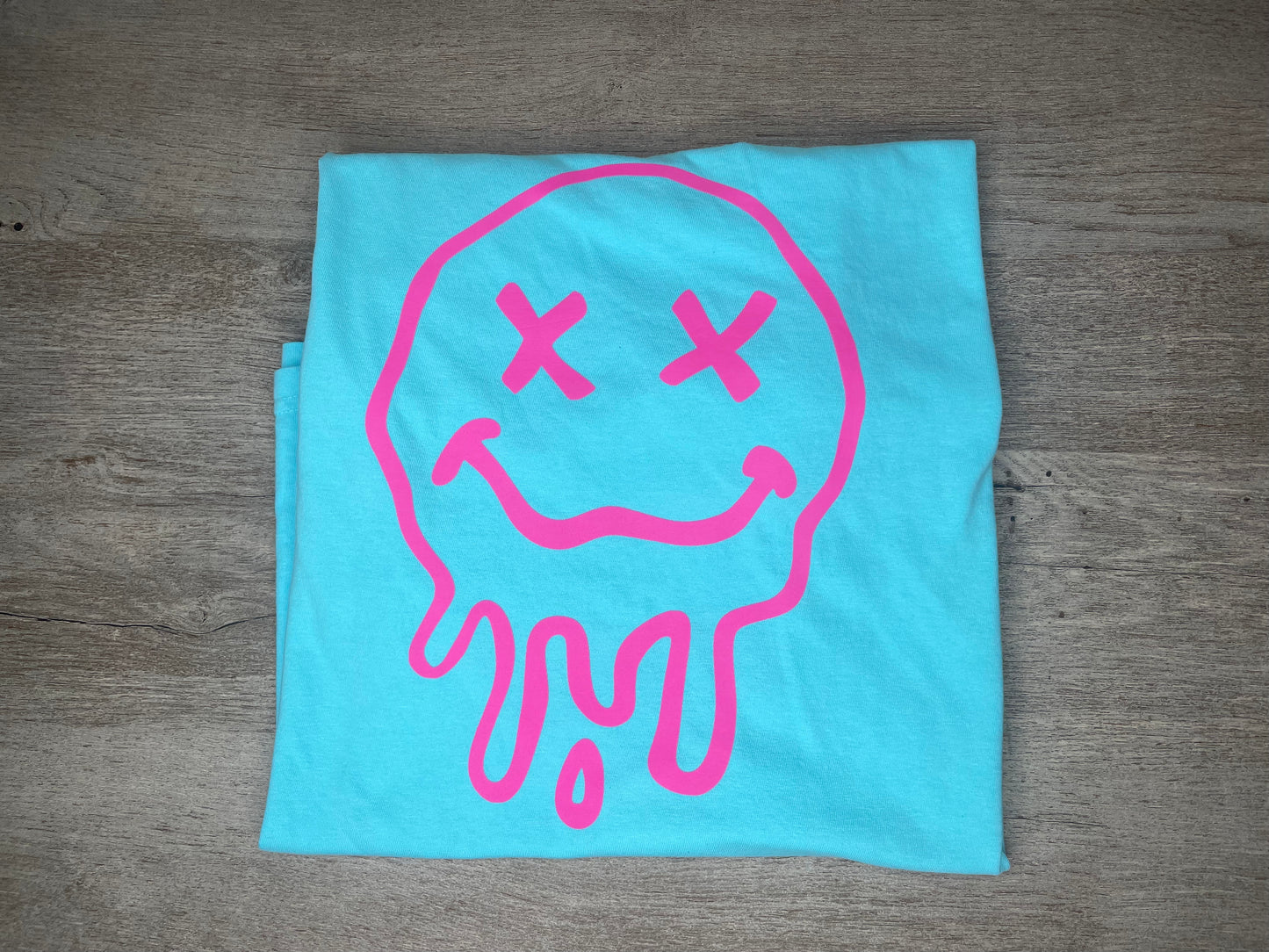 Smiley T-Shirt {Regular & Plus}