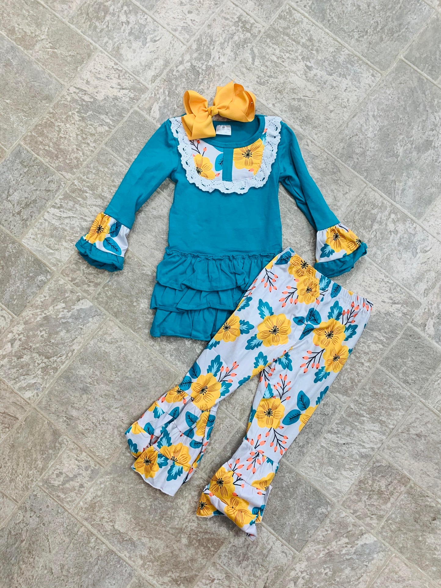 Ellorie Set with Bow